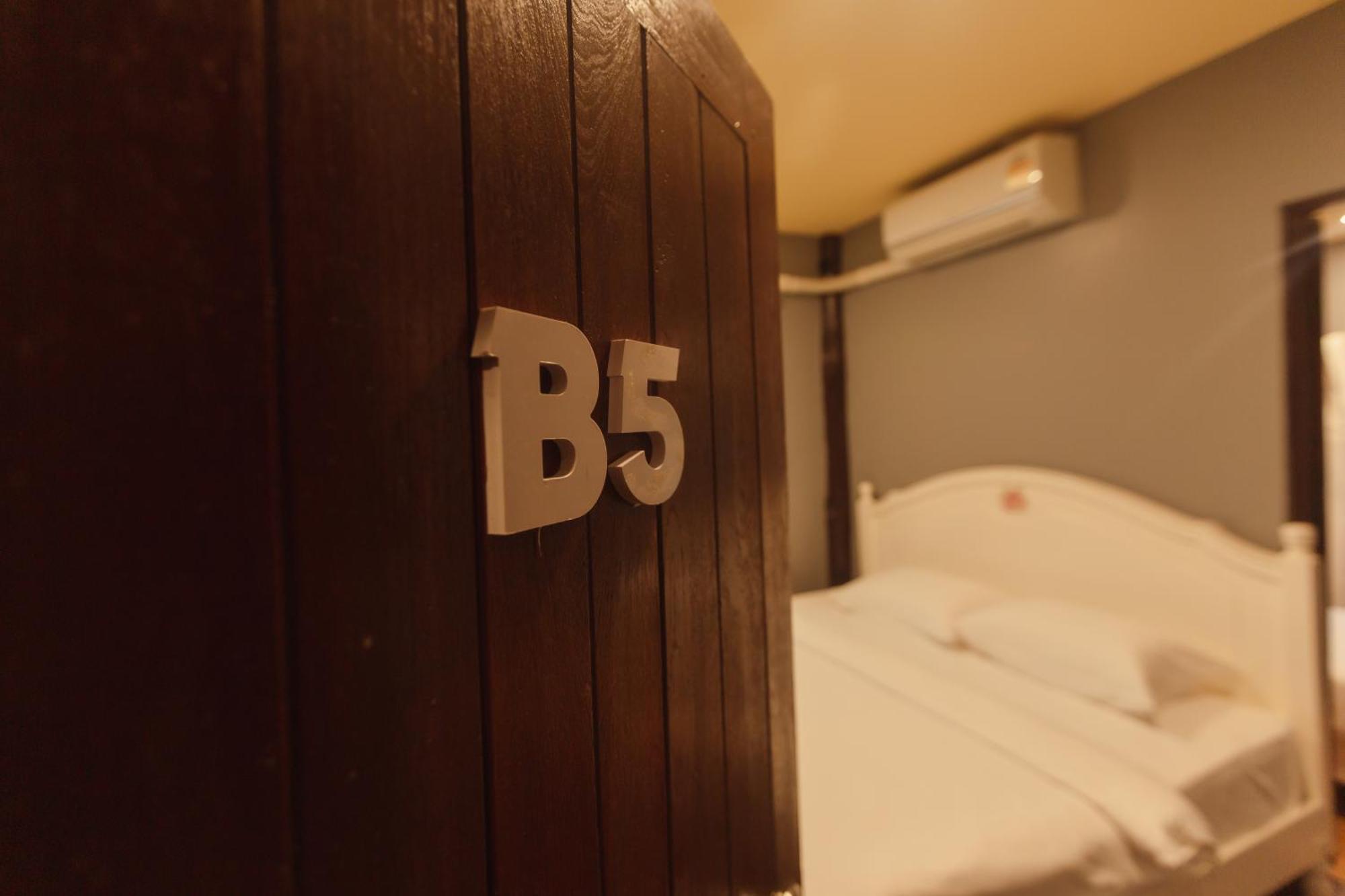 Agga Cnx Hostel Chiang Mai Eksteriør bilde