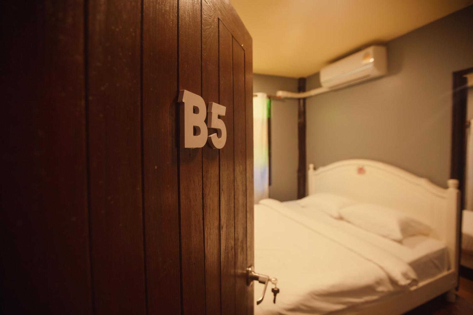 Agga Cnx Hostel Chiang Mai Eksteriør bilde