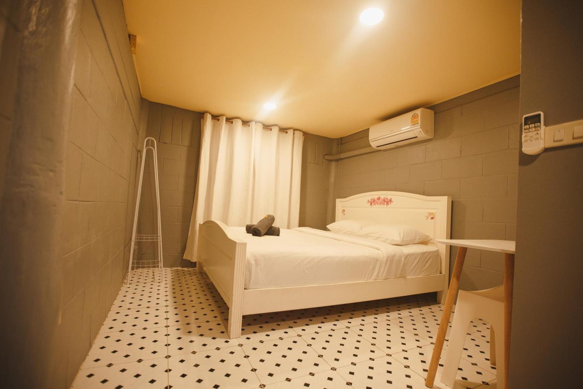 Agga Cnx Hostel Chiang Mai Eksteriør bilde