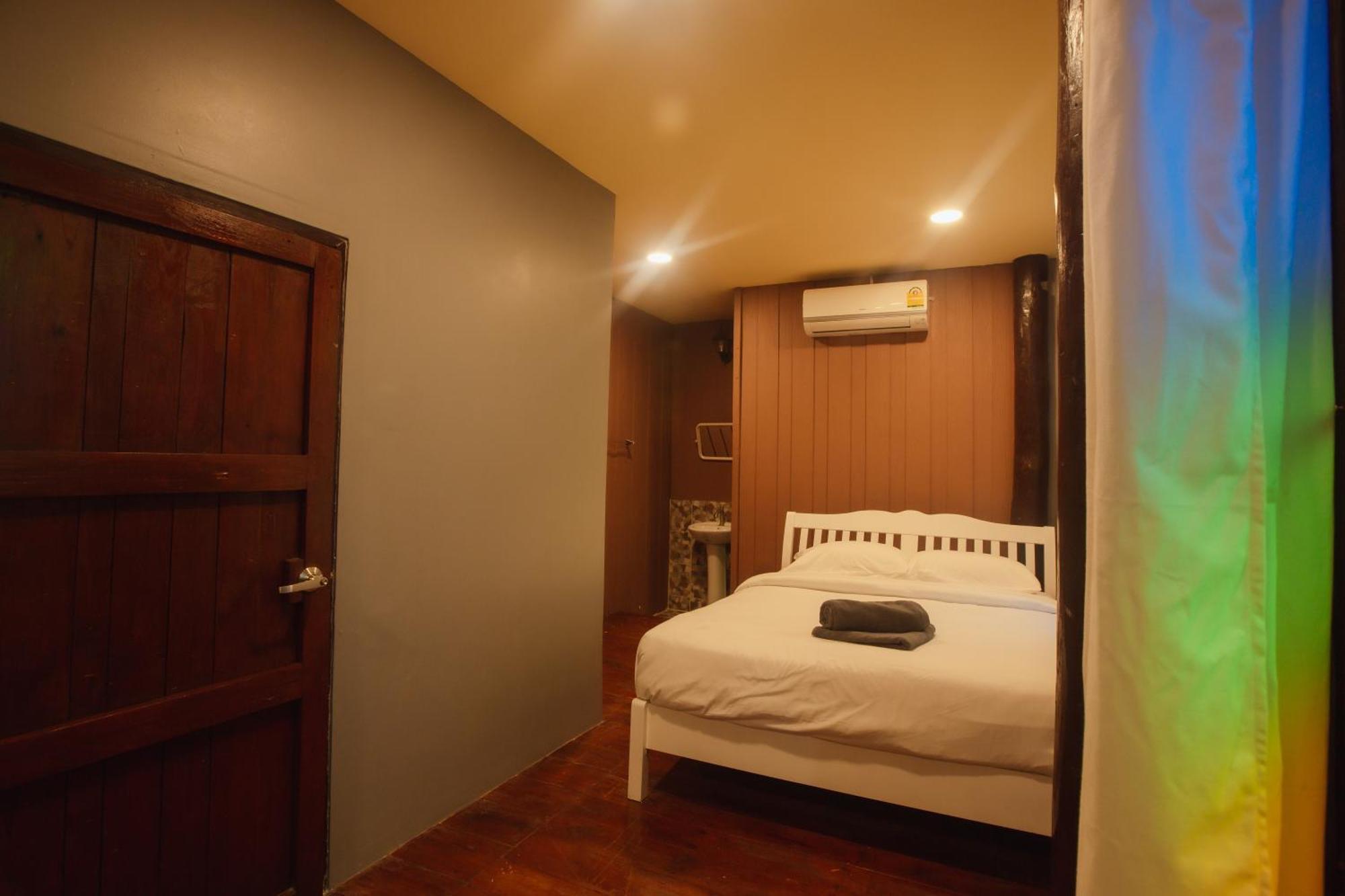 Agga Cnx Hostel Chiang Mai Eksteriør bilde